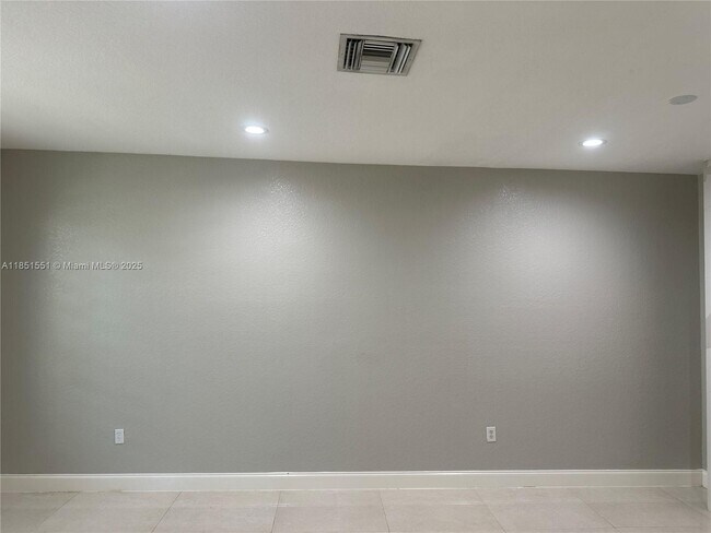 Building Photo - 18716 SW 27th Ct