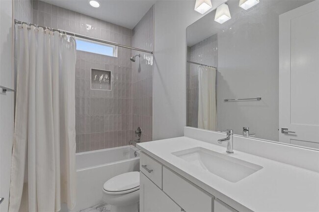 Building Photo - 5002 Pecan Springs Rd