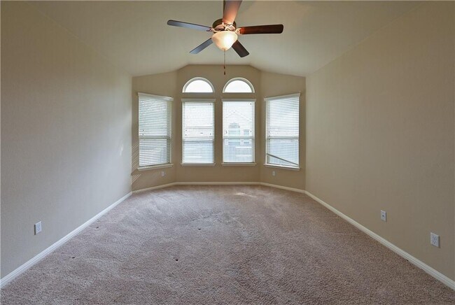 Building Photo - 100 Lake Mineral Wells Dr
