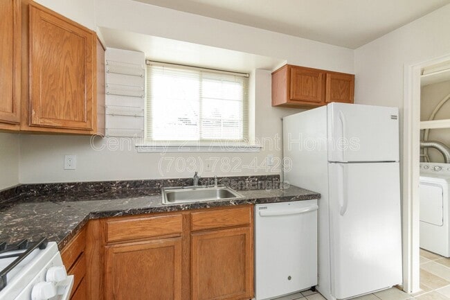 Building Photo - 3822 Keller Ave