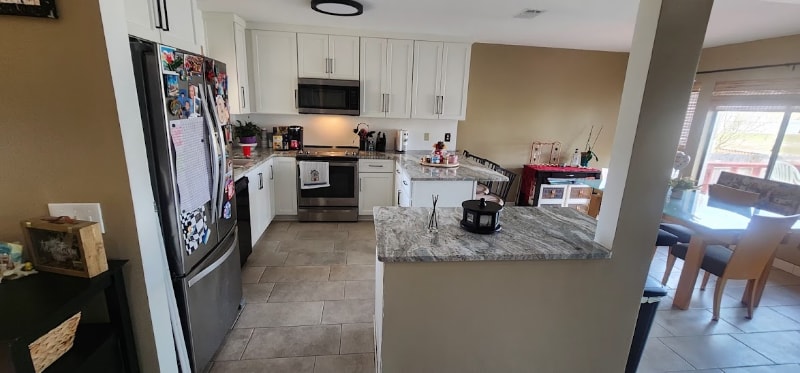 Building Photo - 1305 Capri Dr