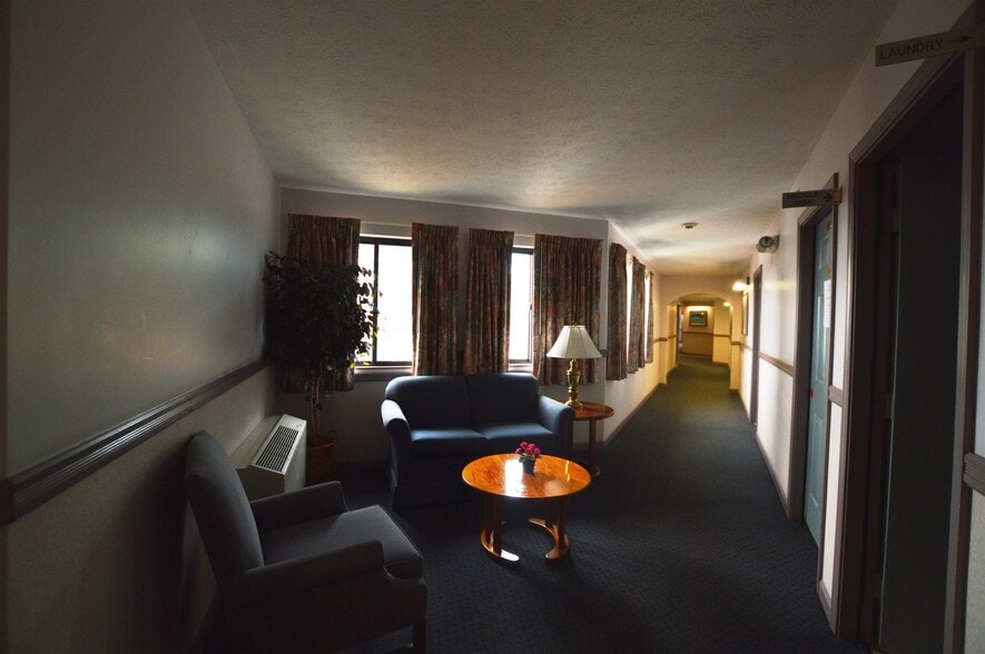 Building Photo - 10 Kellogg Rd