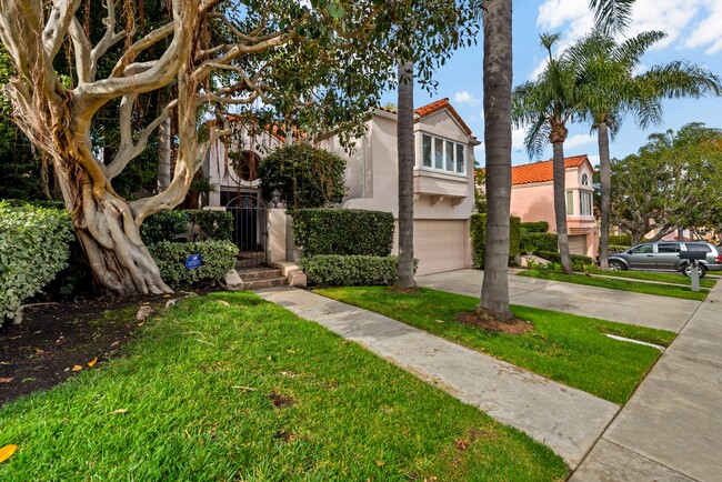 Building Photo - 13093 Caminito Pointe Del Mar