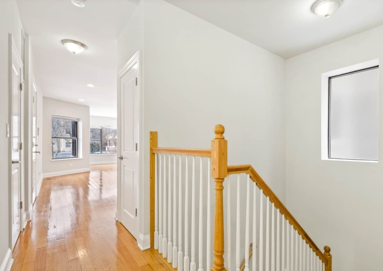 Building Photo - 1346 W Howard St