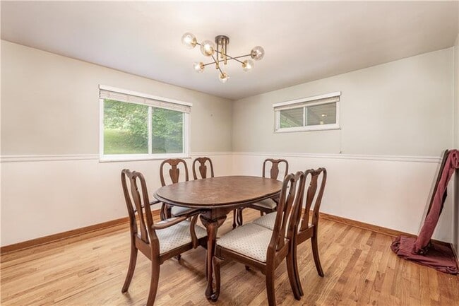 Building Photo - 1431 Lakeside Dr