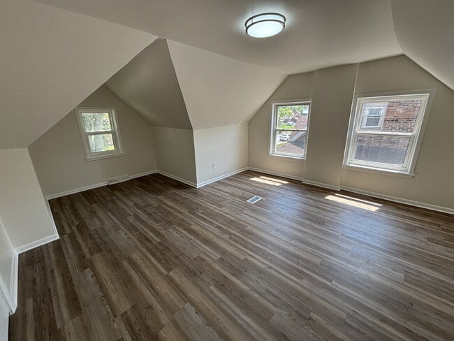 Building Photo - Newly Rehabbed 4-bed home in Gary!