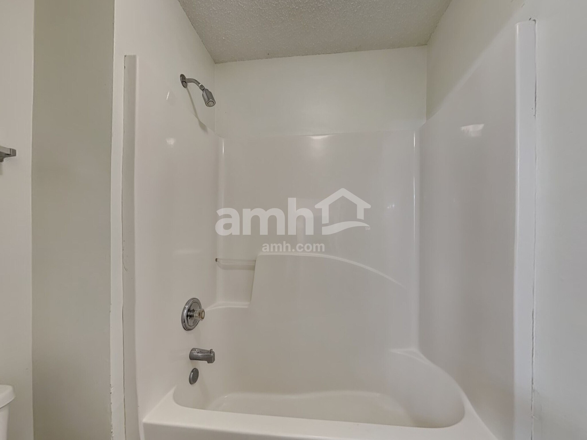 Building Photo - 6527 Forest Cross Dr