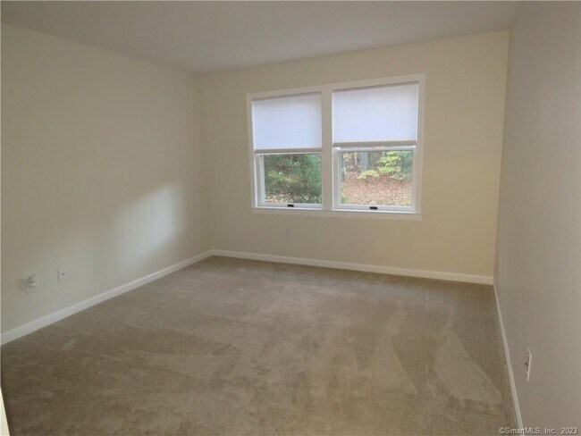 Building Photo - 1 Concorde Way