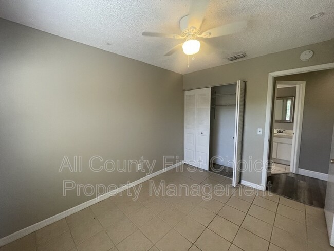 Building Photo - 12733 Gorda Cir E