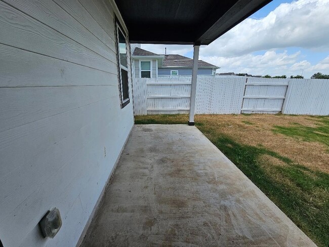 Building Photo - 110 Lavender Ln