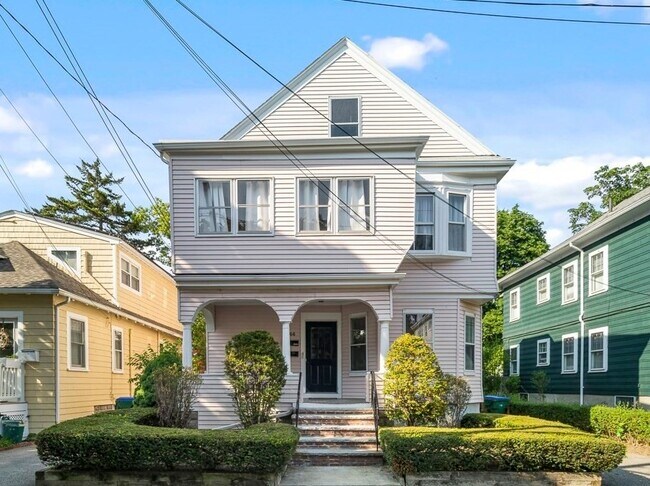 Primary Photo - 44 Greenleaf Ave