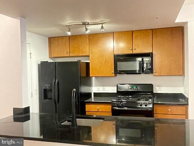 Building Photo - 1117 10th St NW