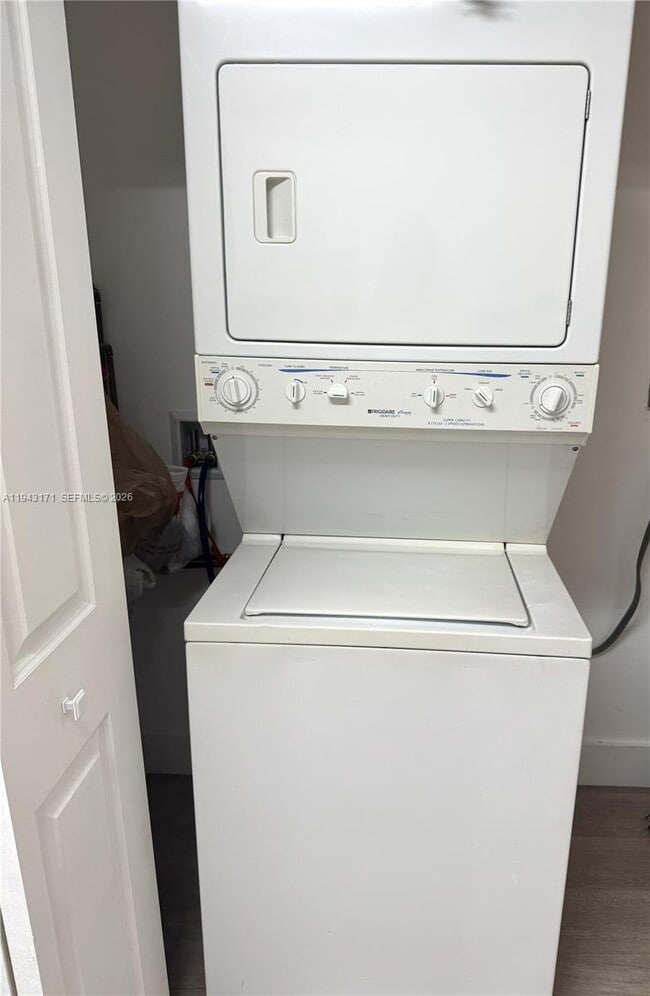 Building Photo - 3375 W 76th St