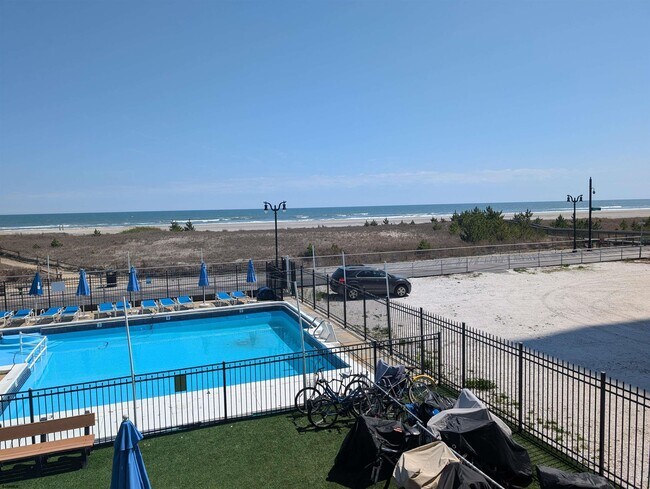 Building Photo - 3801 Boardwalk
