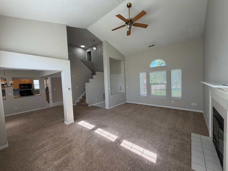 Building Photo - 14173 Jasmine Ct
