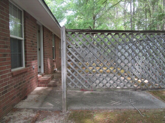 Building Photo - 1045 Cutleaf Dr