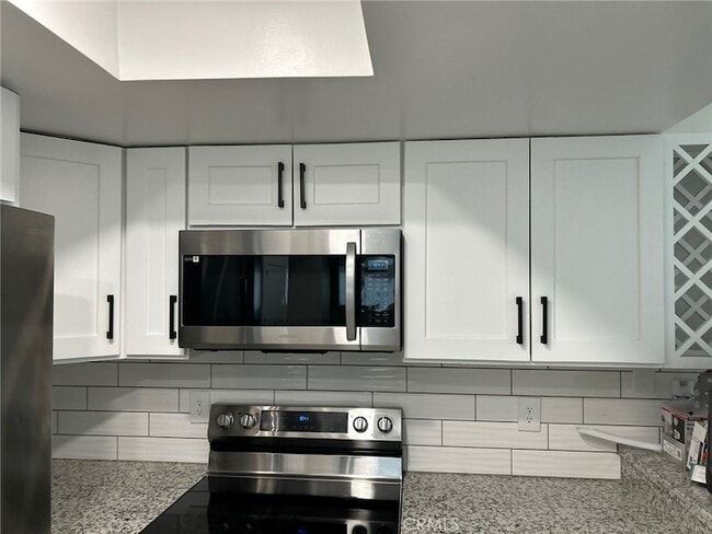 Building Photo - 74443 Driftwood Dr