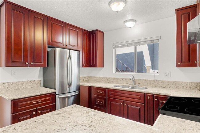 Building Photo - 517 Ximeno Ave