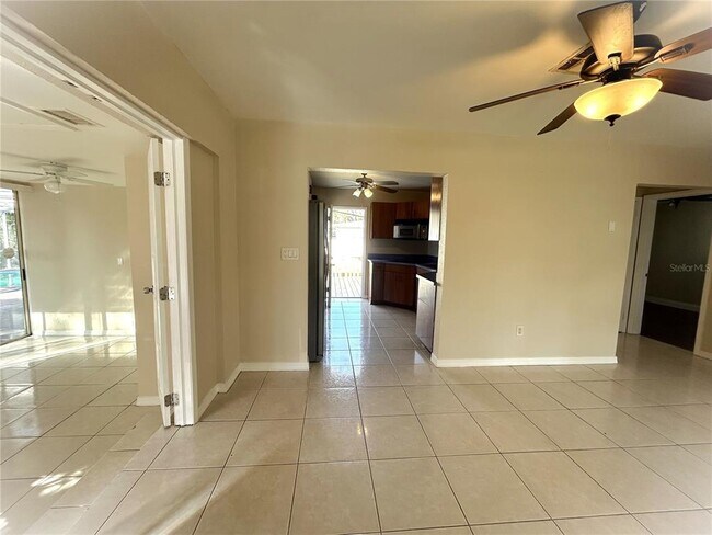 Building Photo - 6119 Sheelin Dr