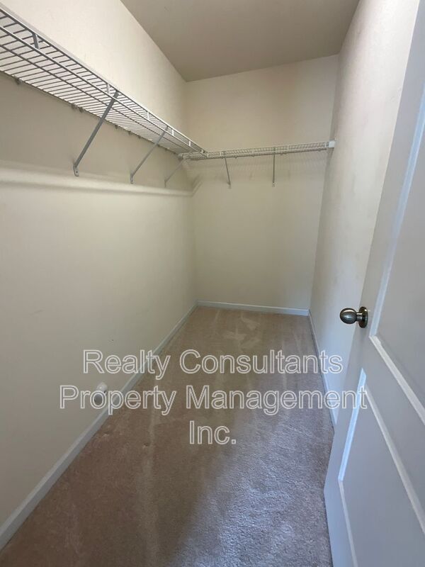 Building Photo - 6143 Trotting Pl