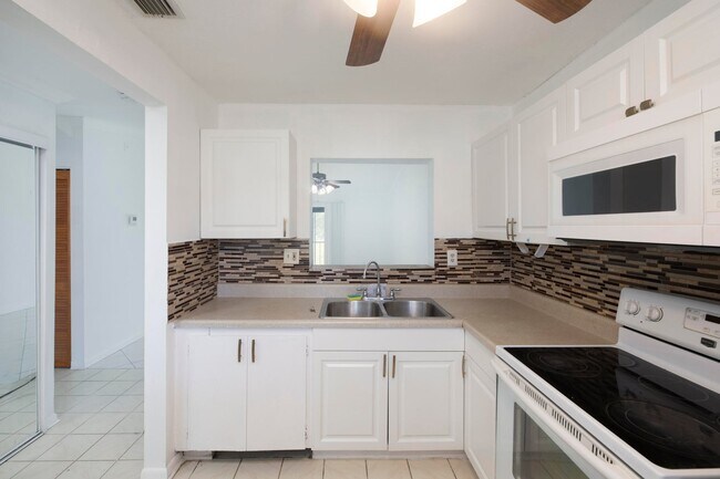 Kitchen - 9467 Boca Cove Cir