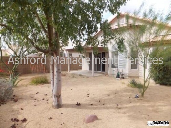 Building Photo - 2 BEDROOM PLUS DEN NEAR ARROWHEAD SHOPS