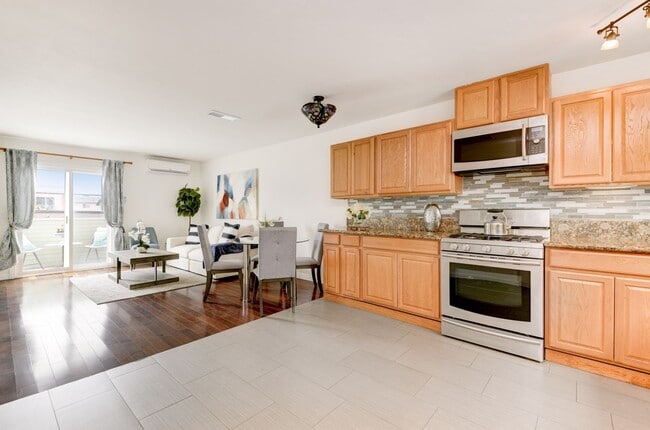 Building Photo - Vacation rental at the beach $2800... or long term $3500
