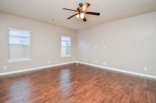 Building Photo - 10806 Woodwind Shadows Dr