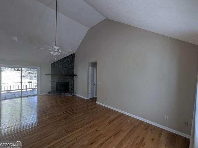 Building Photo - 1995 Holly Cove Rd