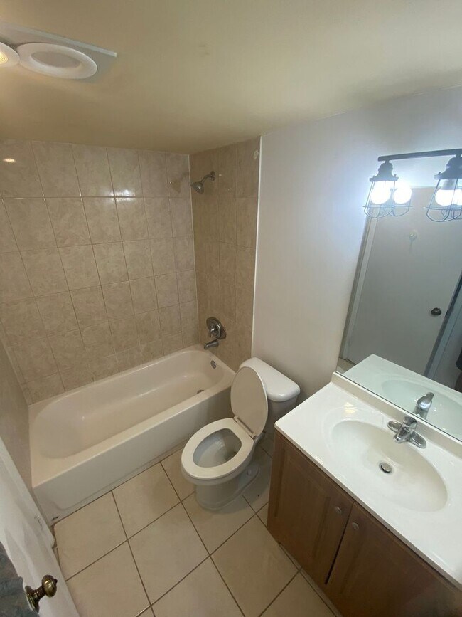 Building Photo - 2200 Springdale Blvd