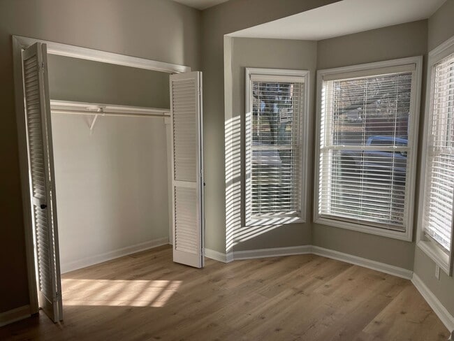 Building Photo - Centrally located to BNA, Percy Priest Lake, Nashville Star, Downtown Nashville