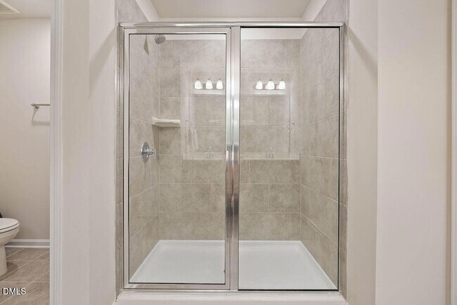 Building Photo - 319 Joneshaven Dr