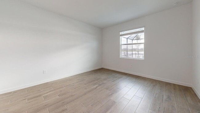 Building Photo - 7949 Lakes Edge Ln