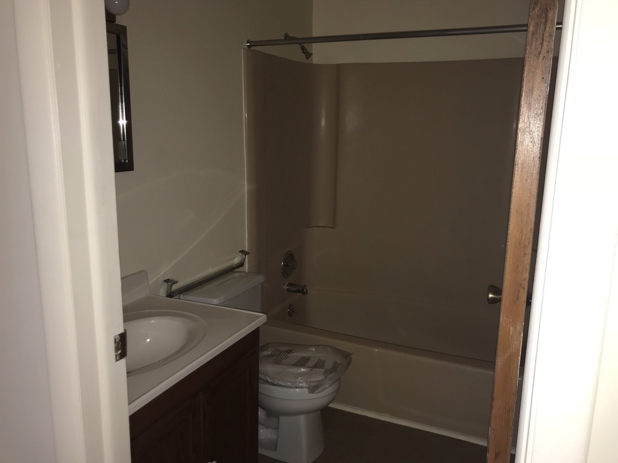 Bath - 8 E Main St