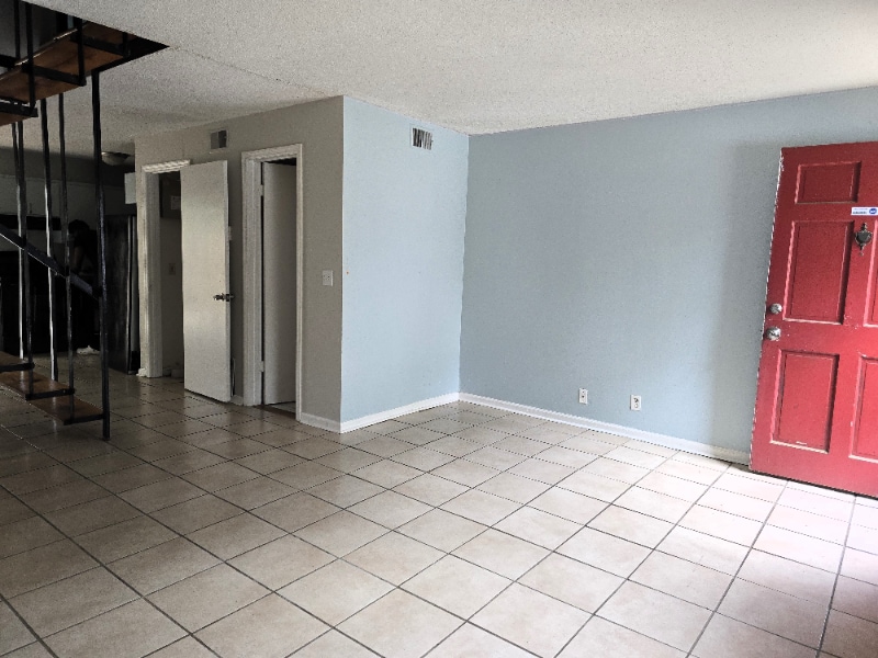 Building Photo - 3815 Parklane Dr