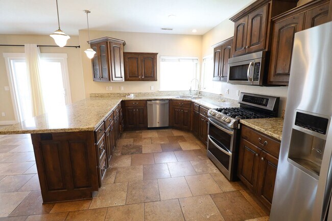Building Photo - Large Pet Friendly House in the Foothills of Provo