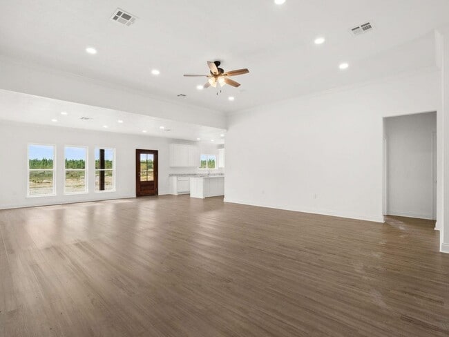 Building Photo - 748 Lockhart Cutoff Rd