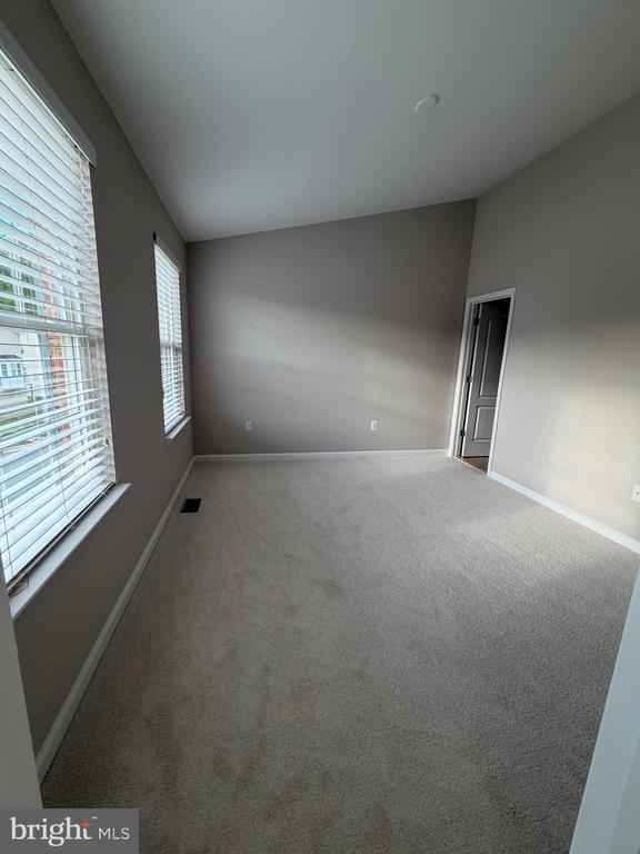 Building Photo - 128 Hidden Brook Dr