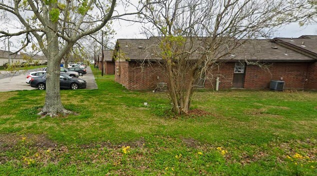 Building Photo - 907 Justin St