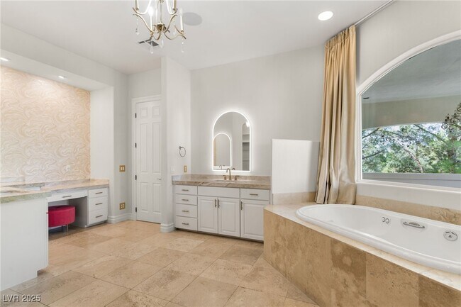 Building Photo - 2272 Coral Ridge Ave