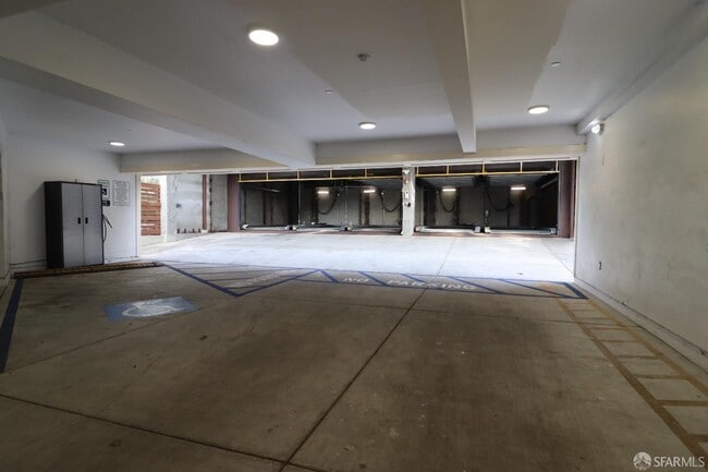 Building Photo - 6105 San Pablo Ave