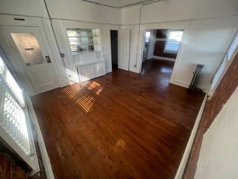 Interior Photo - The Ellison