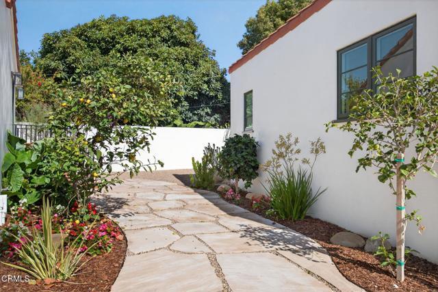 Building Photo - 622 S Evergreen Dr