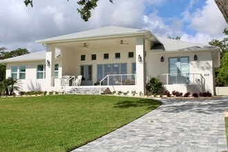 Building Photo - Fully Furnished 3 Bedroom, 3.5 Bath Home w...
