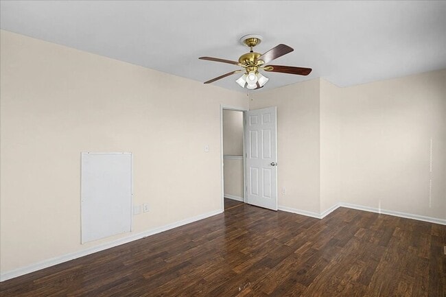 Building Photo - 511 S 6th St