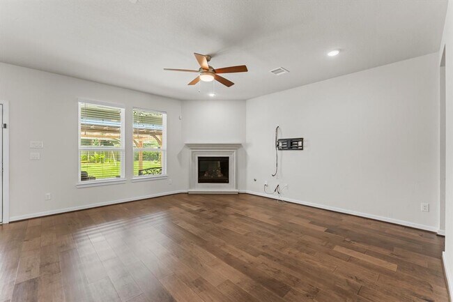 Building Photo - 3850 Chapman Bluff Dr