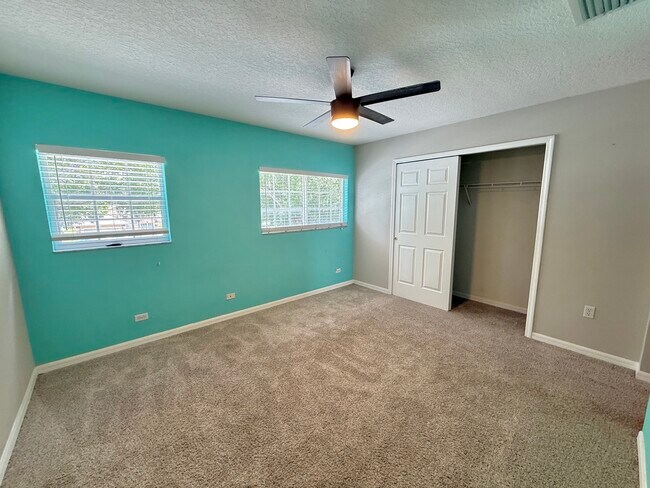 Building Photo - 3421 Home Town Ln