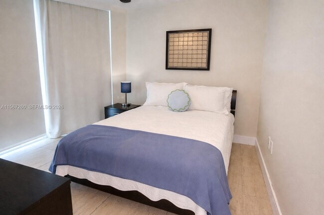 Building Photo - 16699 Collins Ave