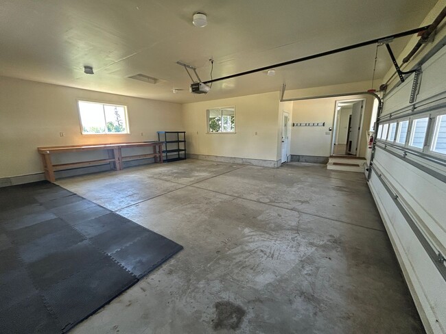 Building Photo - ~5 bedroom in a Picturesque Country Setting~