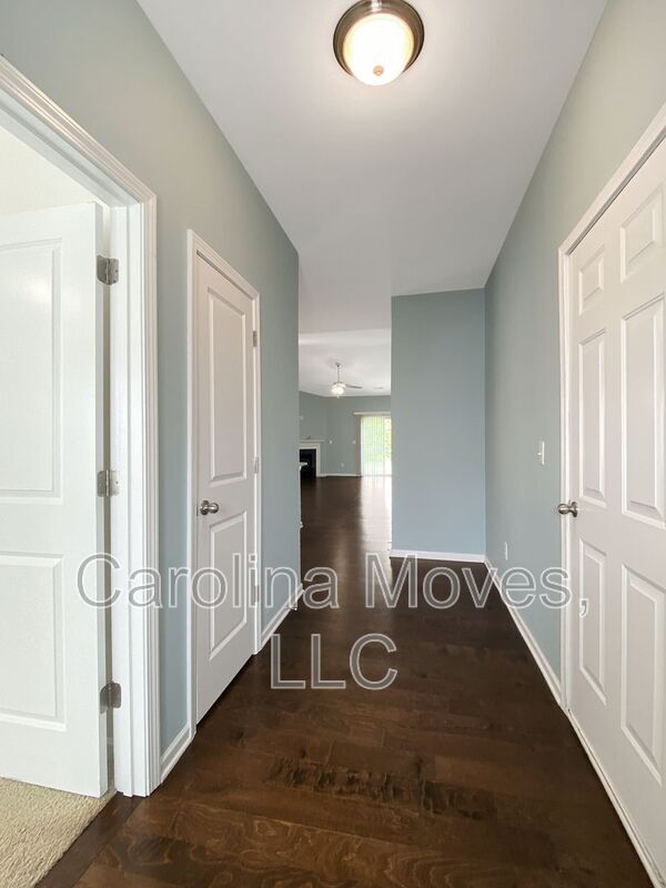 Building Photo - 200 Hartwood Lake Ln